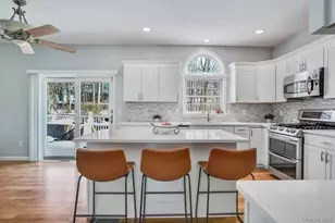 9 Trotter Ln, Poughkeepsie, NY 12603 - Photo 8