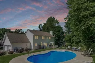 9 Trotter Ln, Poughkeepsie, NY 12603 - Photo 4