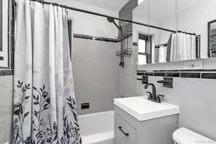 21-41 Utopia Pkwy, Whitestone, NY 11357 - Photo 12