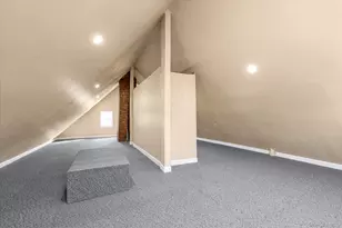 14 Endview Ave, Lynbrook, NY 11563 - Photo 12