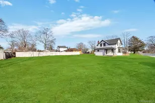 195 Brook St, Oakdale, NY 11769 - Photo 20