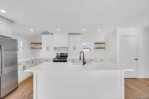 195 Brook St, Oakdale, NY 11769 - Photo 10