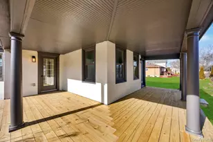 195 Brook St, Oakdale, NY 11769 - Photo 6