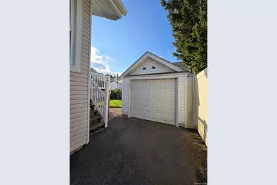 98-08 164th Avenue, Howard Beach, NY 11414 - Photo 18
