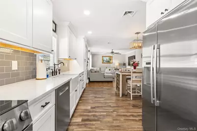 85 Cotter Street, West Islip, NY 11795 - Photo 10