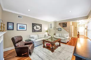 56 Snowdance Ln, Smithtown, NY 11787 - Photo 18