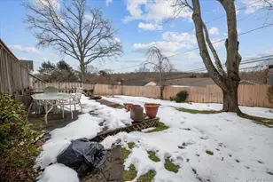 152 Haypath Rd, Old Bethpage, NY 11804 - Photo 26