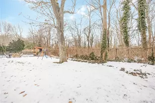 360 Renee Dr, Bayport, NY 11705 - Photo 28