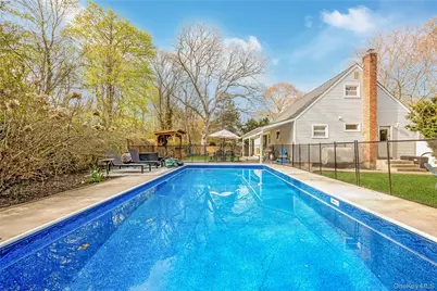 360 Renee Drive, Bayport, NY 11705 - Photo 20