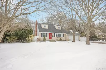 360 Renee Drive, Bayport, NY 11705 - Photo 2