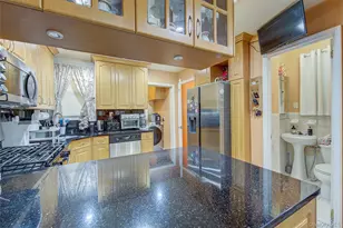 88-48 201st St, Hollis, NY 11423 - Photo 12