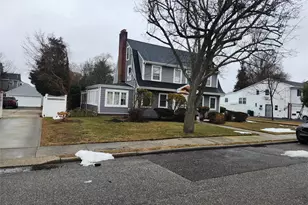 268 Locust Ave, Freeport, NY 11520 - Photo 4