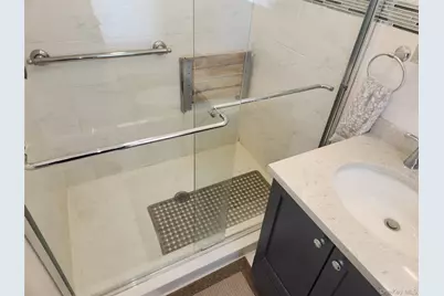 268 Locust Avenue, Freeport, NY 11520 - Photo 12