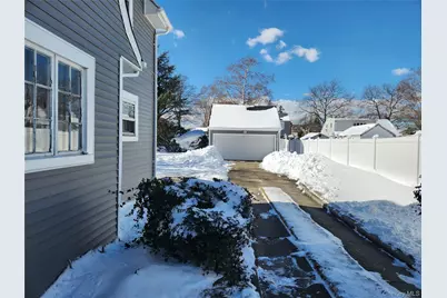268 Locust Avenue, Freeport, NY 11520 - Photo 14