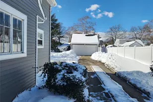 268 Locust Ave, Freeport, NY 11520 - Photo 14