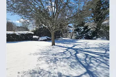 268 Locust Avenue, Freeport, NY 11520 - Photo 16
