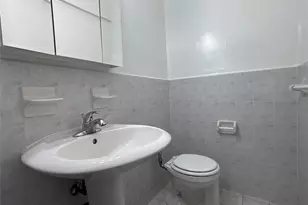 50 S Middle Neck Rd, Great Neck, NY 11021 - Photo 18