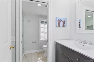 10 Middle Hollow Rd, Lloyd Harbor, NY 11743 - Photo 26