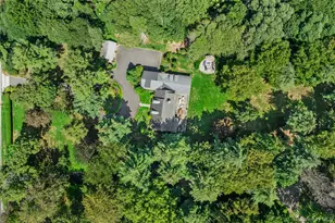 10 Middle Hollow Rd, Lloyd Harbor, NY 11743 - Photo 40