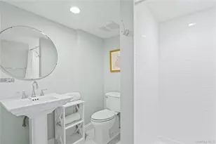 10 Middle Hollow Rd, Lloyd Harbor, NY 11743 - Photo 30