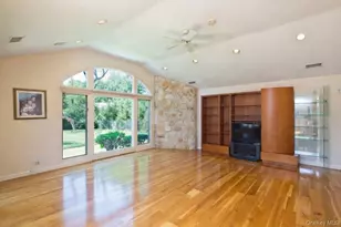 79 Meadow Woods Rd, Great Neck, NY 11020 - Photo 8