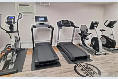 2035 Central Park Avenue #1S, Yonkers, NY 10710 - Photo 14