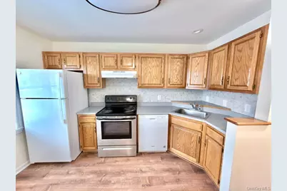 1870 Baldwin Road #47, Yorktown Heights, NY 10598 - Photo 2