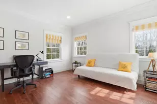 74 Old Post Ln, Mamaroneck, NY 10543 - Photo 12