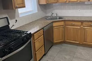 169 Tibbetts Rd, Yonkers, NY 10705 - Photo 4