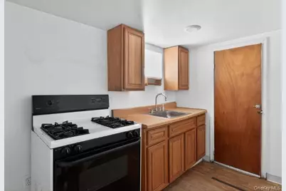 64 Watchogue Road, New York, NY 10314 - Photo 12