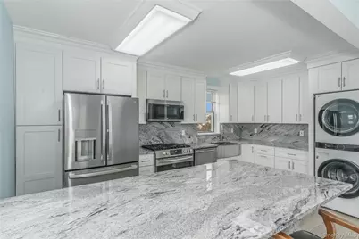 325 E Park Avenue, Long Beach, NY 11561 - Photo 12