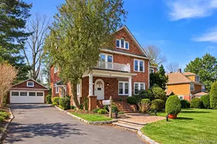 79 Red Ground Rd, Roslyn Heights, NY 11577 - Photo 4