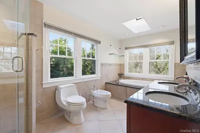 79 Red Ground Road, Roslyn Heights, NY 11577 - Photo 18