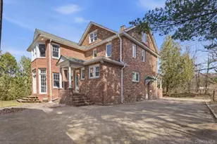 79 Red Ground Rd, Roslyn Heights, NY 11577 - Photo 2