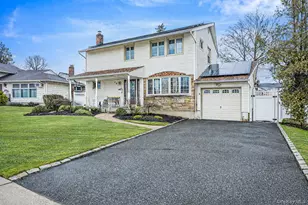 481 May Ln, East Meadow, NY 11554 - Photo 2