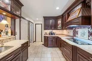 481 May Ln, East Meadow, NY 11554 - Photo 14