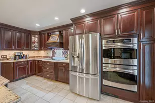 481 May Ln, East Meadow, NY 11554 - Photo 10