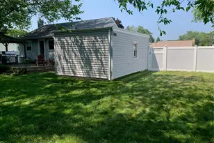 449 51st St, Lindenhurst, NY 11757 - Photo 16