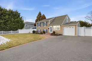 147 Ruth St, West Islip, NY 11795 - Photo 2