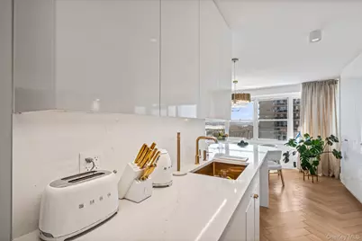 1805 215th Street #8M, Bayside, NY 11360 - Photo 14