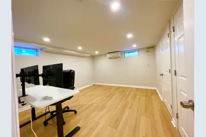 [Address not provided], New Hyde Park, NY 11040 - Photo 20