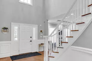 19 Sassinoro Blvd, Cortlandt Manor, NY 10567 - Photo 2