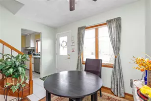 31 Steven St, Plainview, NY 11803 - Photo 2