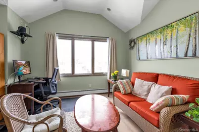 31 Steven Street, Plainview, NY 11803 - Photo 14