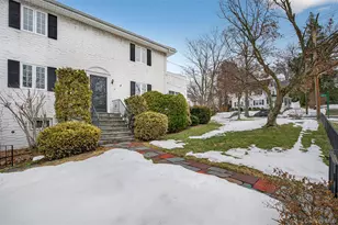 21 Lawrence Pl, Pelham, NY 10803 - Photo 26
