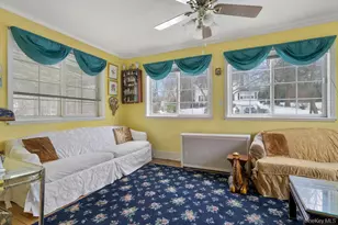 21 Lawrence Pl, Pelham, NY 10803 - Photo 6