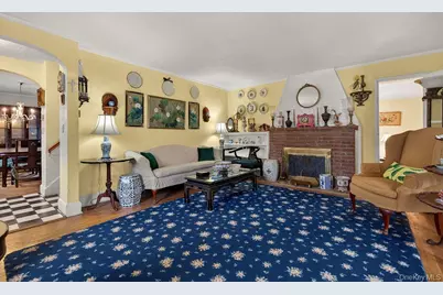 21 Lawrence Place, Pelham, NY 10803 - Photo 4