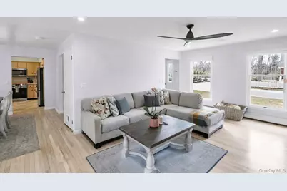 5845 N Bayview Road, Southold, NY 11971 - Photo 4