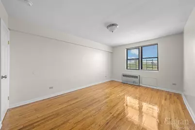 451 Fulton Avenue #3K, Hempstead, NY 11550 - Photo 4