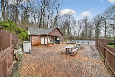 121 Foxwood Circle #121, Mount Kisco, NY 10549 - Photo 38